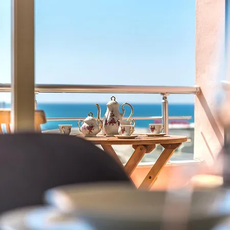 Three Bedroom Romantic Promenade Apartment *