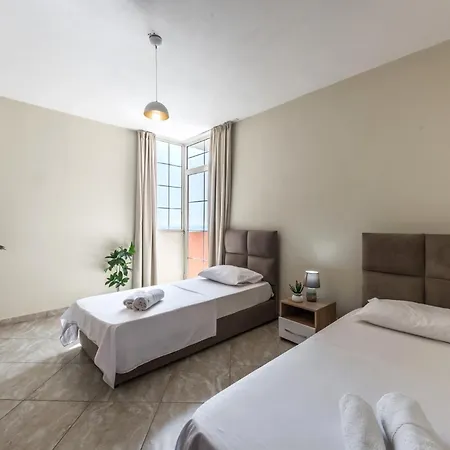 Apartment Three Bedroom Romantic Promenade