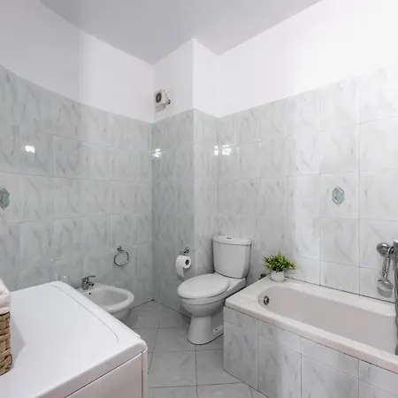 Three Bedroom Romantic Promenade Apartment Durres