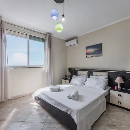 Three Bedroom Romantic Promenade Apartment *