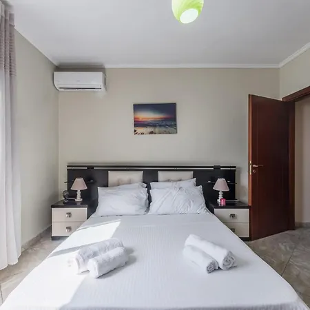 Three Bedroom Romantic Promenade * Durres