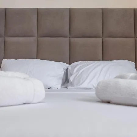 Three Bedroom Romantic Promenade Apartment *