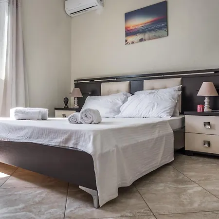 Three Bedroom Romantic Promenade * Durres