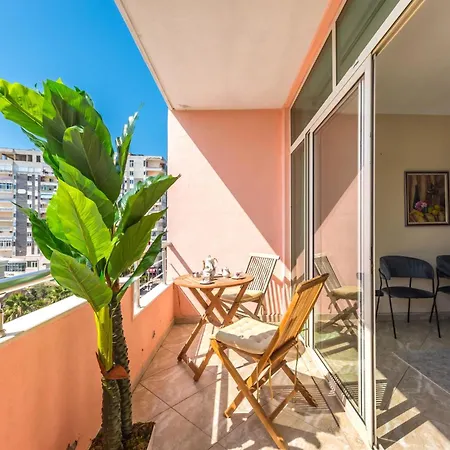 Three Bedroom Romantic Promenade *